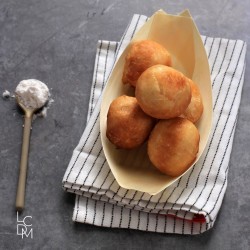 
											Beignets au miel - Loukoumades - source: http://grecomania.e-monsite.com
					