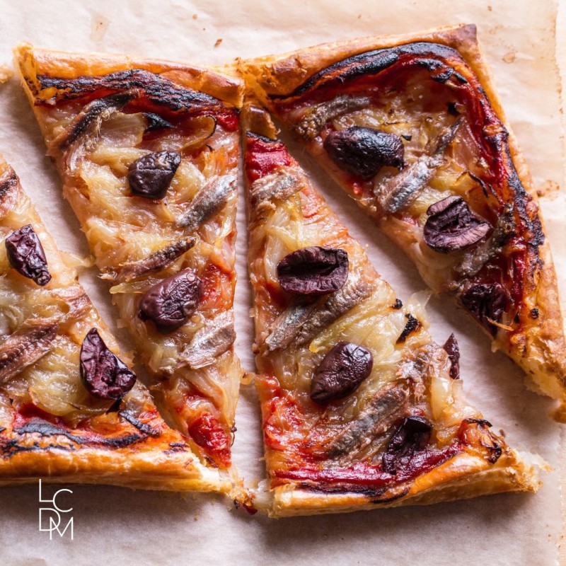 Recette de la pizza aux anchois et tomates séchées