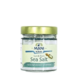 Fleur de sel est récoltée à la main en Magne